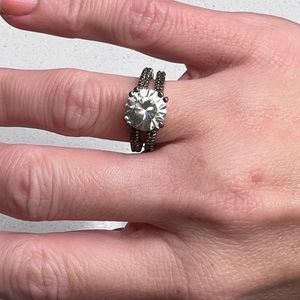 Round Cushion Cut Double Band Crystal Cocktail Ring 💍